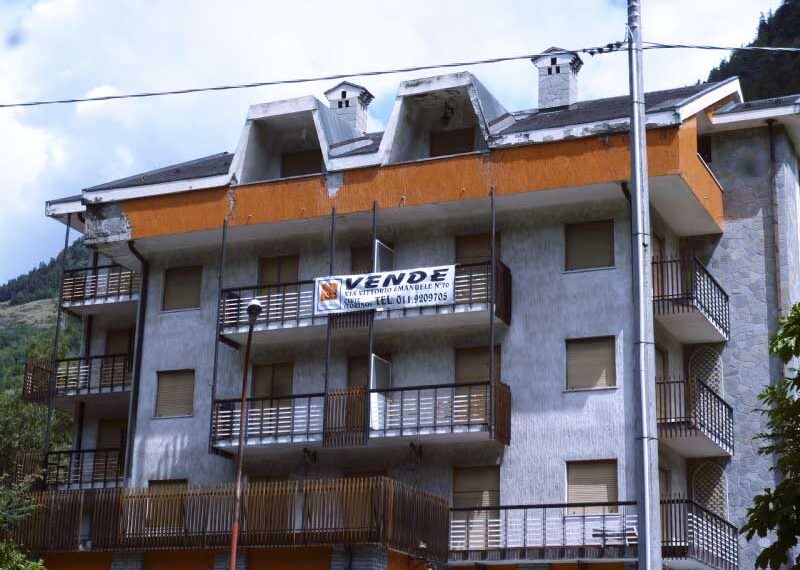 Albergo-vendita-la-salle-7